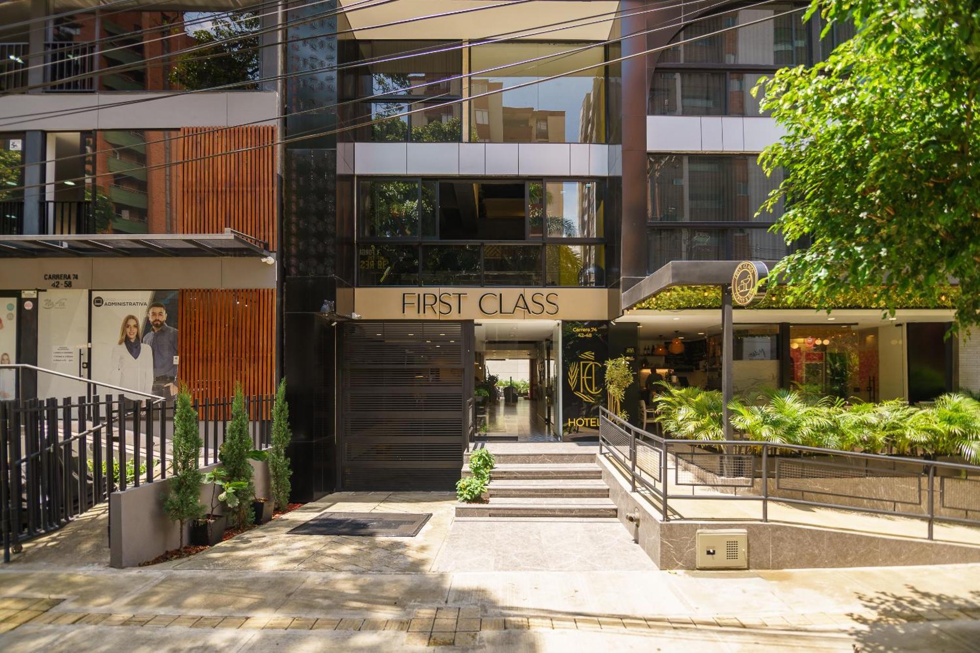First Class Hotel เมเดยิน ภายนอก รูปภาพ
